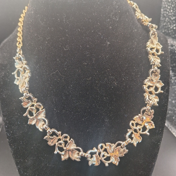 Vintage Sarah Coventry Leaves Necklace - Picture 4 of 5